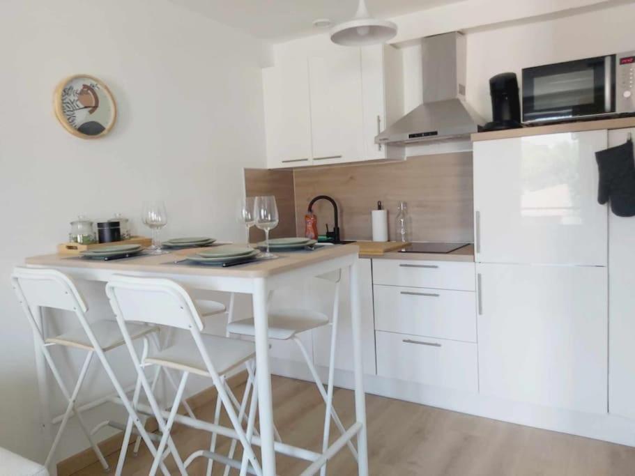 Les Coteaux De Mahe Apartman Tournon-sur-Rhone Kültér fotó